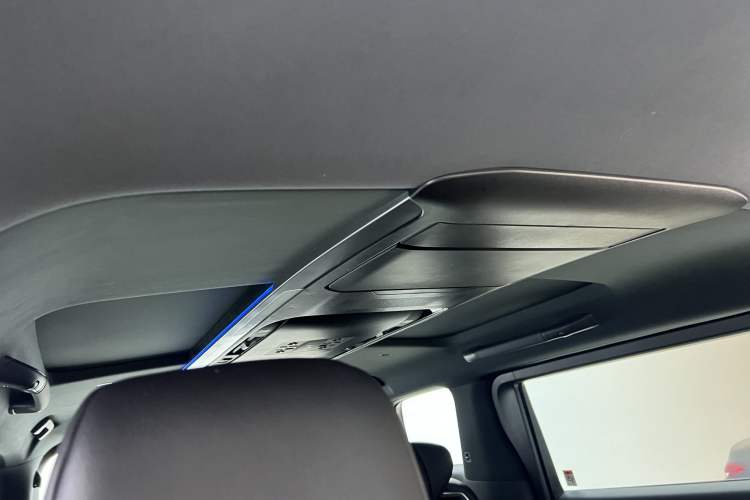 Used Toyota Alphard 2024 Dual-Engine 2.5L Prestige Edition Exterior 8