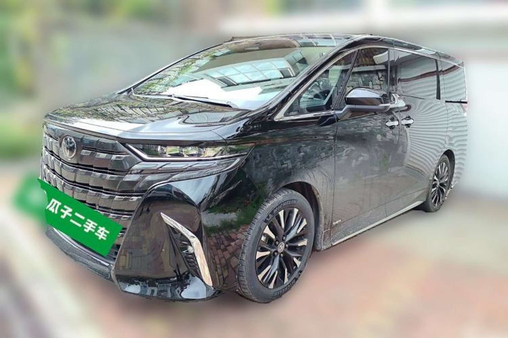 Used Toyota Alphard 2024 Dual-Engine 2.5L Deluxe Edition Front Left 45 Deg