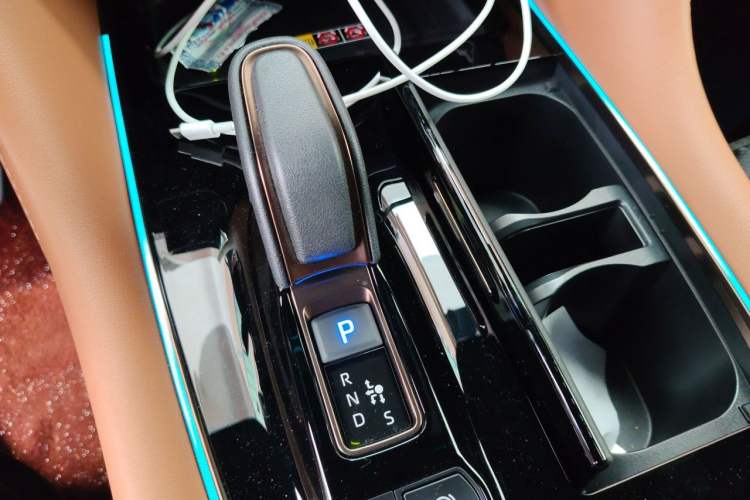 Used Toyota Alphard 2024 Dual-Engine 2.5L Prestige Edition Gear Lever