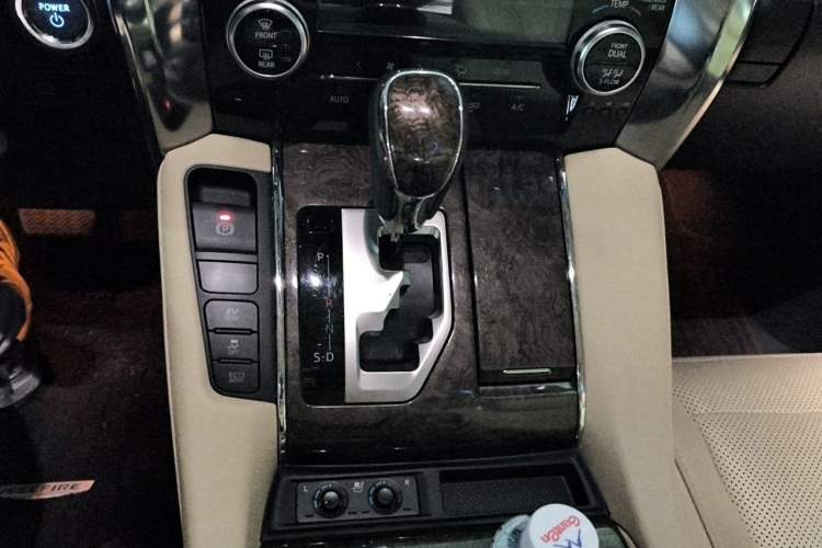 Used Toyota Alphard 2024 Dual-Engine 2.5L Prestige Edition Gear Lever