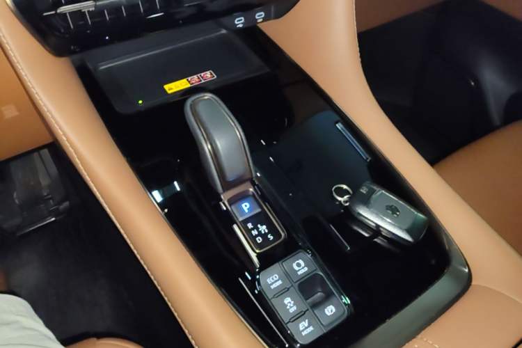Used Toyota Alphard 2024 Dual-Engine 2.5L Deluxe Edition Gear Lever