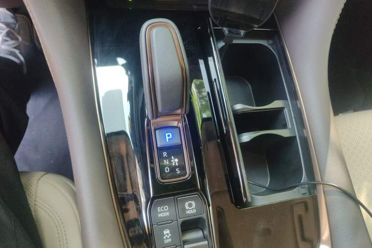 Used Toyota Alphard 2024 Dual-Engine 2.5L Deluxe Edition Gear Lever