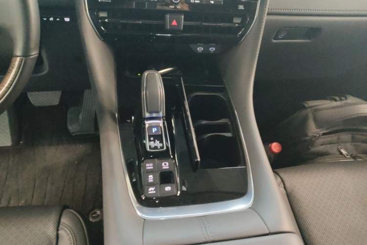 Used Toyota Alphard 2024 Dual-Engine 2.5L Deluxe Edition Gear Lever