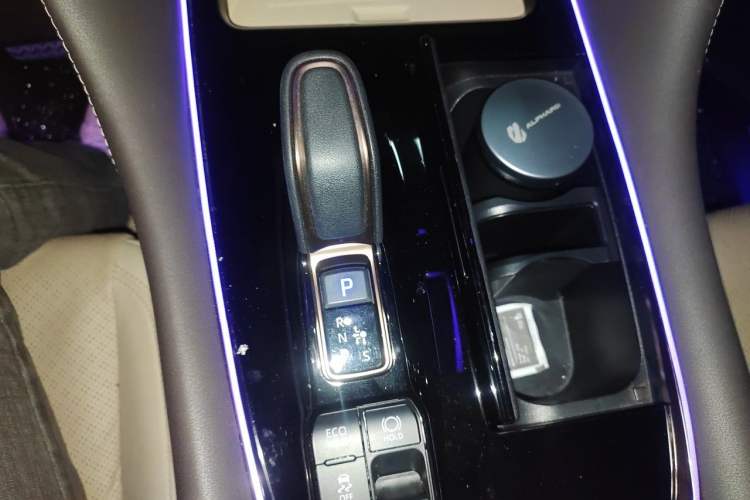 Used Toyota Alphard 2024 Dual-Engine 2.5L Prestige Edition Gear Lever