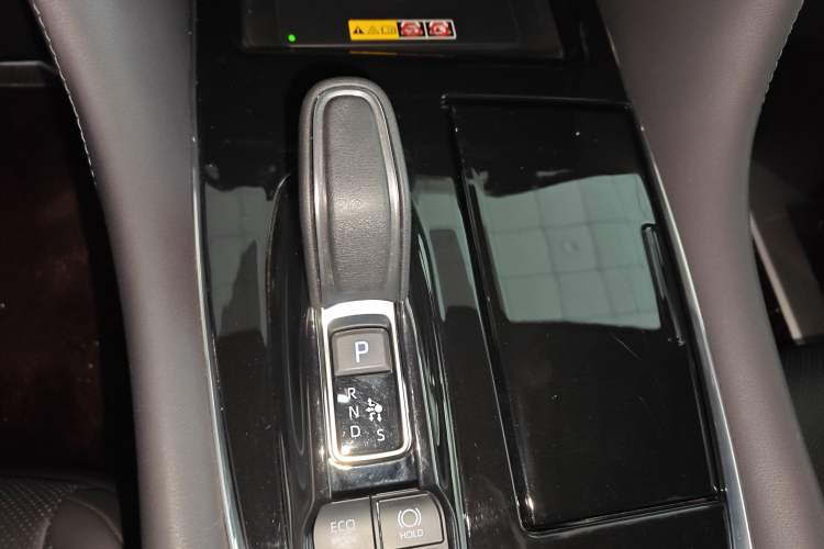 Used Toyota Alphard 2024 Dual-Engine 2.5L Prestige Edition Gear Lever