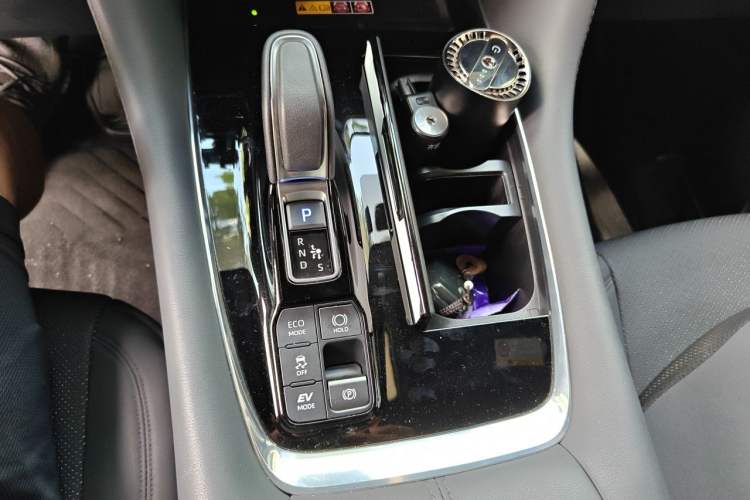 Used Toyota Alphard 2024 Dual-Engine 2.5L Deluxe Edition Gear Lever