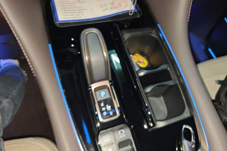 Used Toyota Alphard 2024 Dual-Engine 2.5L Deluxe Edition Gear Lever