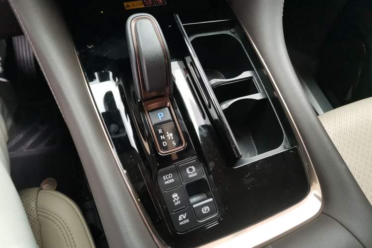 Used Toyota Alphard 2024 Dual-Engine 2.5L Prestige Edition Gear Lever