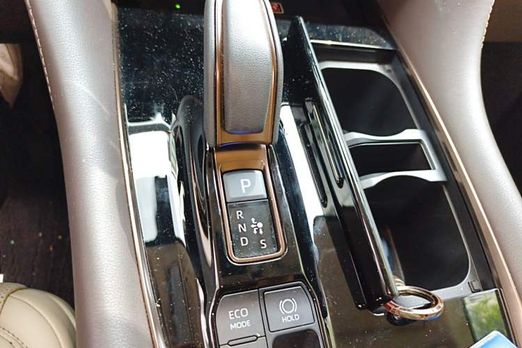 Used Toyota Alphard 2024 Dual-Engine 2.5L Deluxe Edition Gear Lever