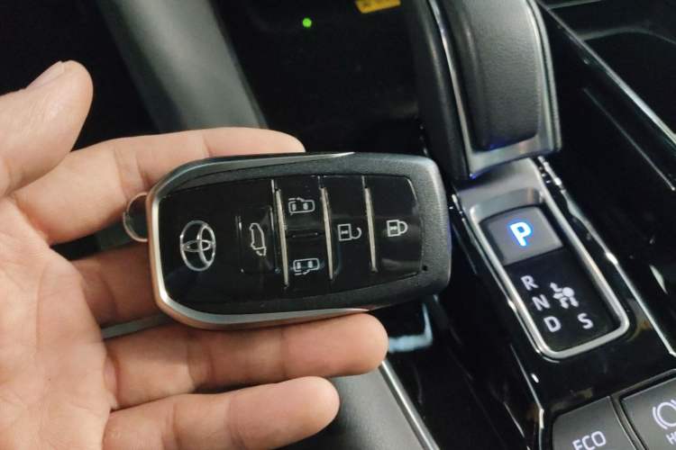 Used Toyota Alphard 2024 Dual-Engine 2.5L Deluxe Edition Interior 1