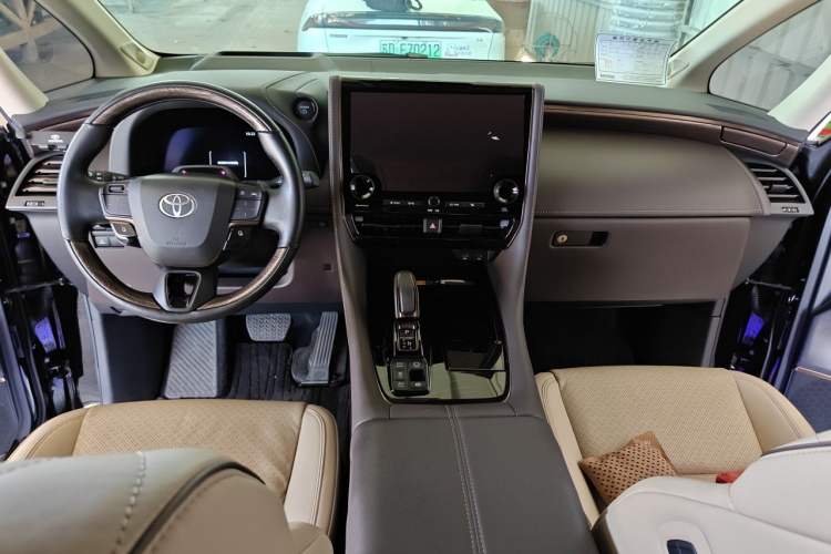 Used Toyota Alphard 2024 Dual-Engine 2.5L Prestige Edition Interior 2