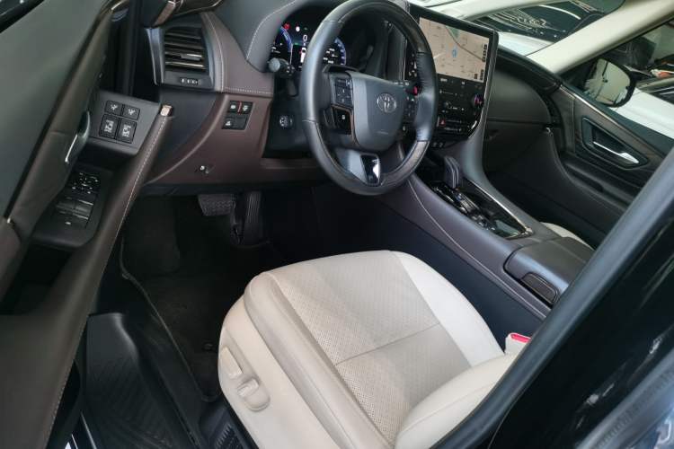 Used Toyota Alphard 2024 Dual-Engine 2.5L Prestige Edition Interior 3