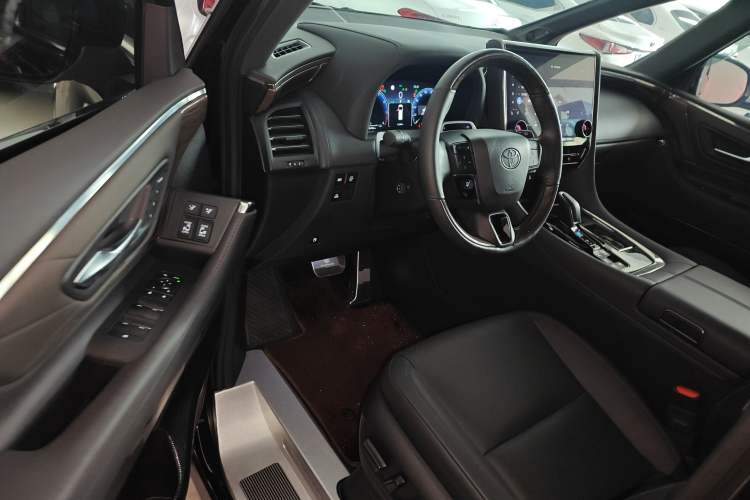 Used Toyota Alphard 2024 Dual-Engine 2.5L Prestige Edition Interior 3