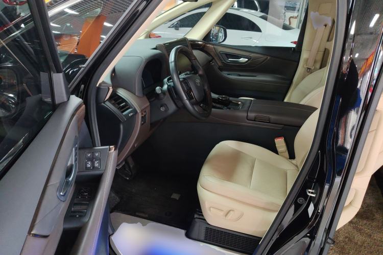 Used Toyota Alphard 2024 Dual-Engine 2.5L Prestige Edition Interior 3
