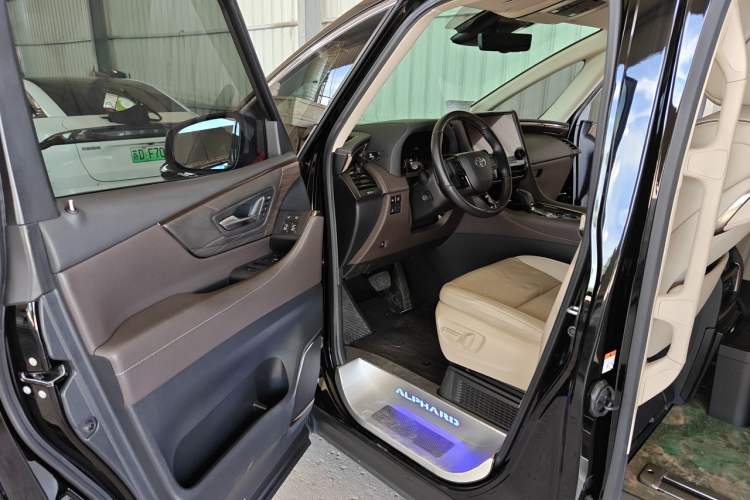Used Toyota Alphard 2024 Dual-Engine 2.5L Prestige Edition Interior 3