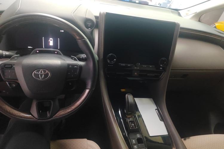 Used Toyota Alphard 2024 Dual-Engine 2.5L Deluxe Edition Interior 3