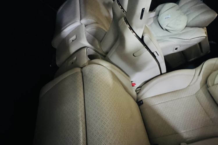 Used Toyota Alphard 2024 Dual-Engine 2.5L Deluxe Edition Interior 4