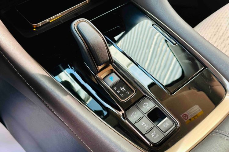 Used Toyota Alphard 2024 Dual-Engine 2.5L Prestige Edition Interior 6