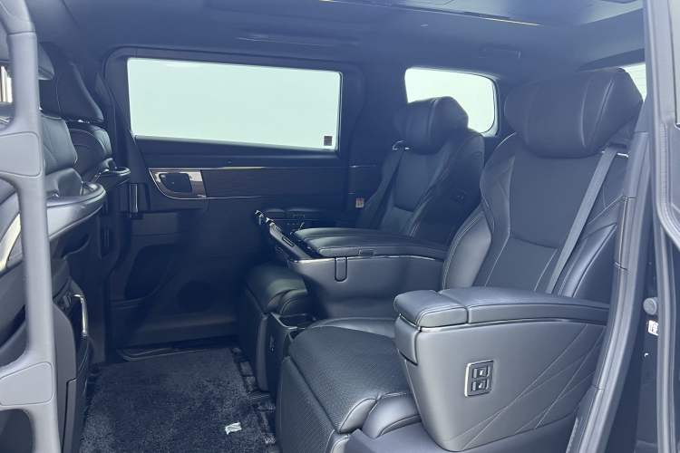 Used Toyota Alphard 2024 Dual-Engine 2.5L Prestige Edition Interior 7