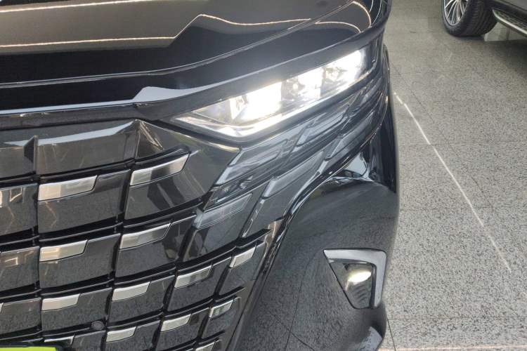 Used Toyota Alphard 2024 Dual-Engine 2.5L Deluxe Edition Left Front Headlight