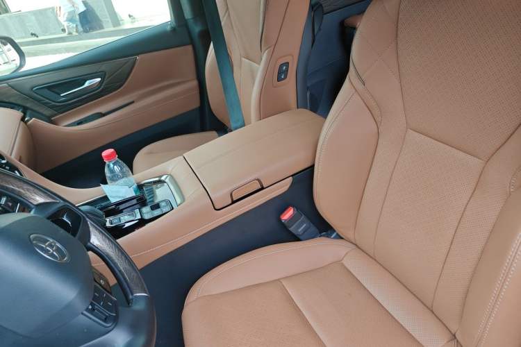 Used Toyota Alphard 2024 Dual-Engine 2.5L Prestige Edition Left Front Seat
