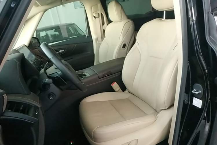 Used Toyota Alphard 2024 Dual-Engine 2.5L Deluxe Edition Left Front Seat