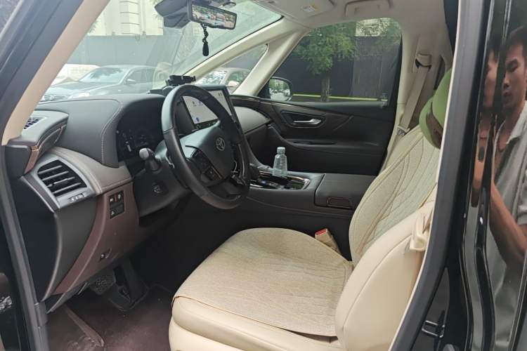 Used Toyota Alphard 2024 Dual-Engine 2.5L Deluxe Edition Left Front Seat