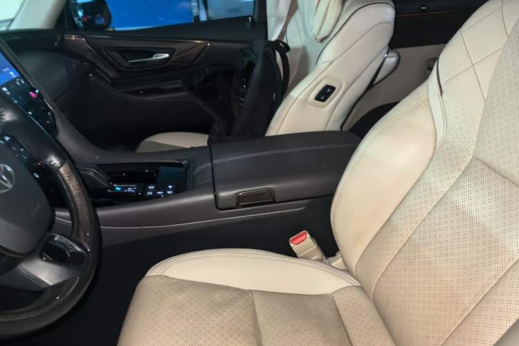 Used Toyota Alphard 2024 Dual-Engine 2.5L Prestige Edition Left Front Seat
