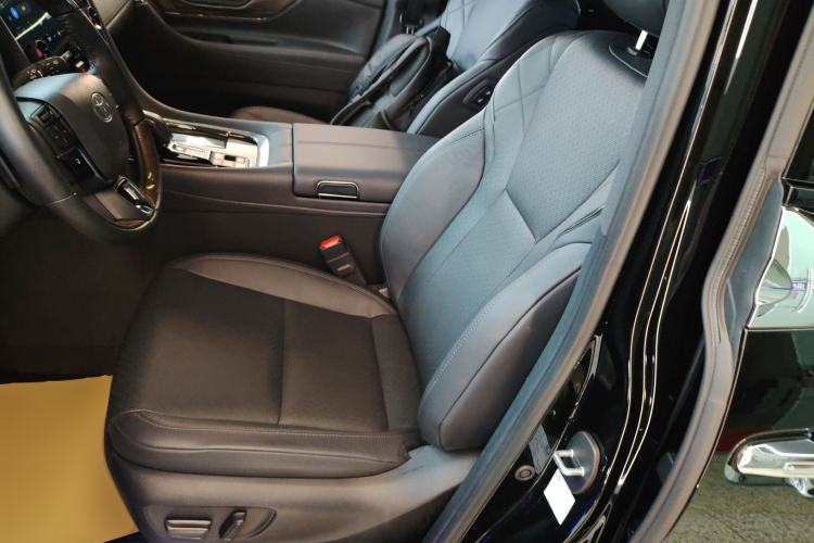 Used Toyota Alphard 2024 Dual-Engine 2.5L Deluxe Edition Left Front Seat