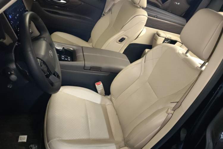 Used Toyota Alphard 2024 Dual-Engine 2.5L Deluxe Edition Left Front Seat