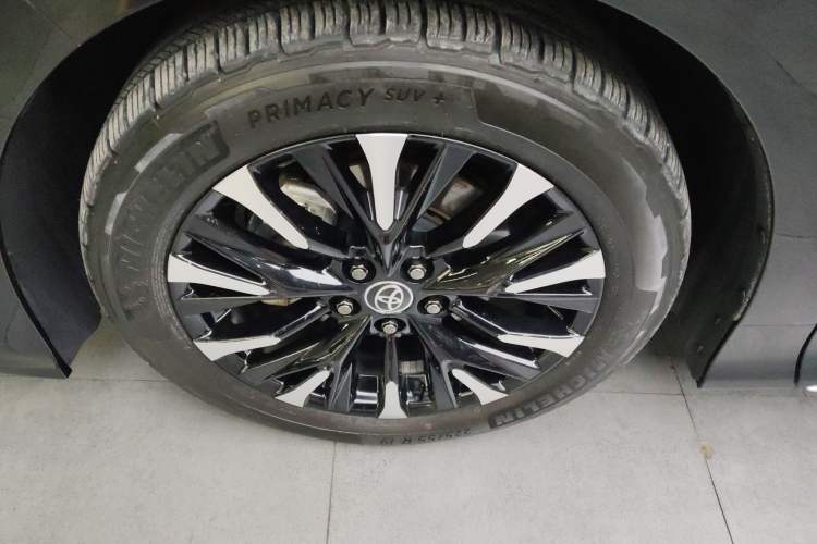 Used Toyota Alphard 2024 Dual-Engine 2.5L Deluxe Edition Left Front Wheel Hub