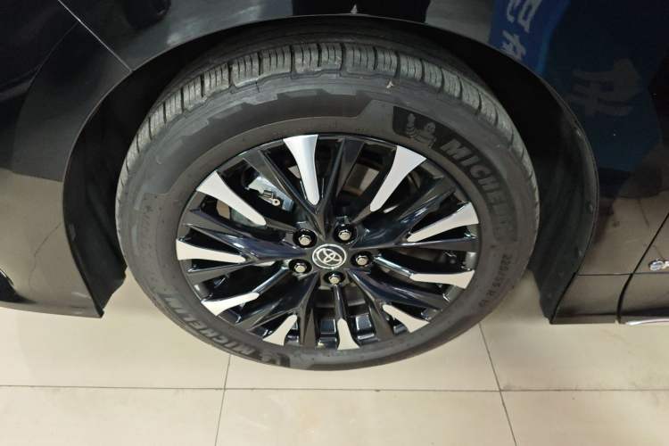Used Toyota Alphard 2024 Dual-Engine 2.5L Deluxe Edition Left Front Wheel Hub