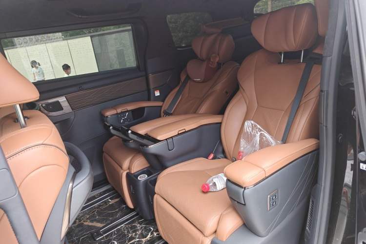 Used Toyota Alphard 2024 Dual-Engine 2.5L Prestige Edition Left Rear Seat