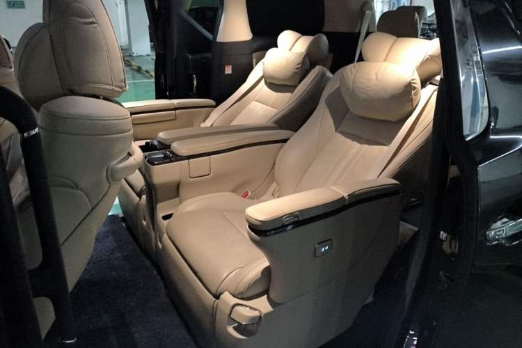 Used Toyota Alphard 2024 Dual-Engine 2.5L Prestige Edition Left Rear Seat