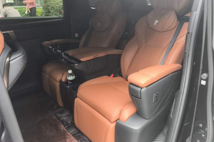 Used Toyota Alphard 2024 Dual-Engine 2.5L Prestige Edition Left Rear Seat
