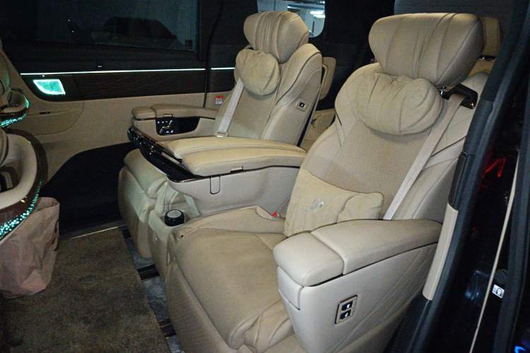Used Toyota Alphard 2024 Dual-Engine 2.5L Deluxe Edition Left Rear Seat