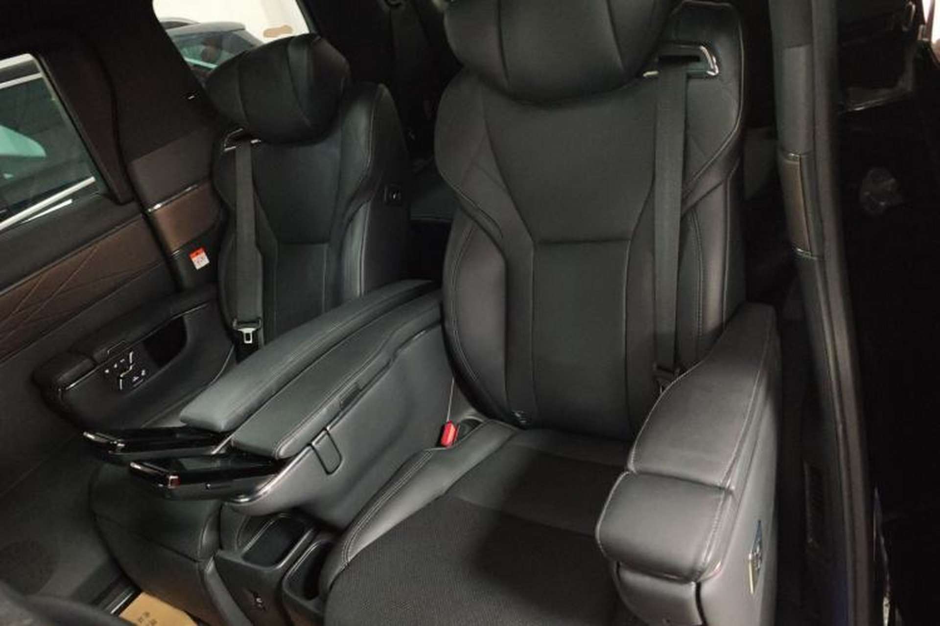 Used Toyota Alphard 2024 Dual-Engine 2.5L Deluxe Edition Left Rear Seat