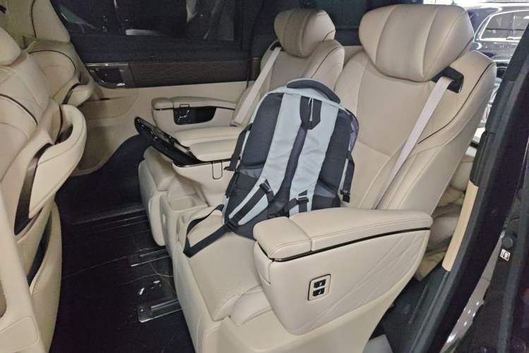 Used Toyota Alphard 2024 Dual-Engine 2.5L Deluxe Edition Left Rear Seat