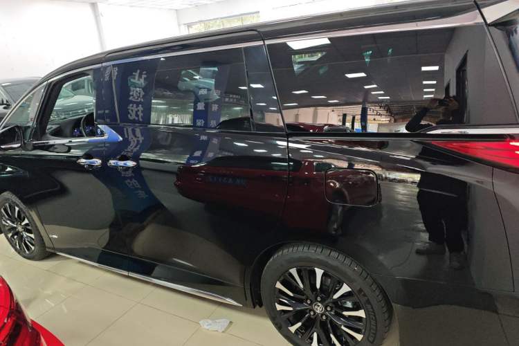 Used Toyota Alphard 2024 Dual-Engine 2.5L Deluxe Edition Left Side