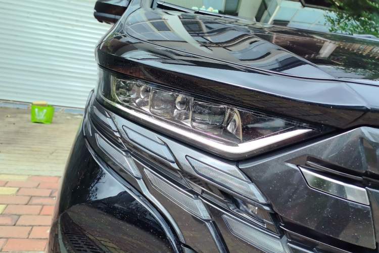 Used Toyota Alphard 2024 Dual-Engine 2.5L Deluxe Edition Right Front Headlight