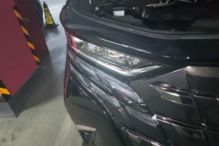 Used Toyota Alphard 2024 Dual-Engine 2.5L Deluxe Edition Right Front Headlight