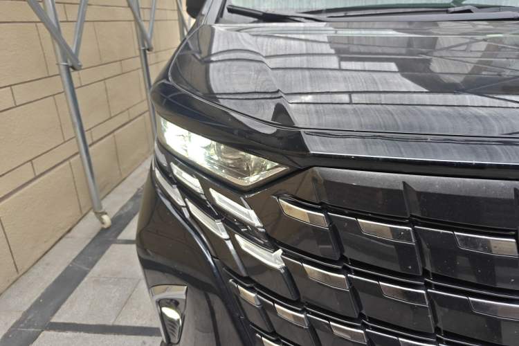 Used Toyota Alphard 2024 Dual-Engine 2.5L Deluxe Edition Right Front Headlight
