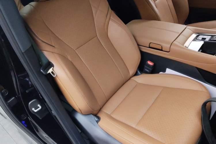 Used Toyota Alphard 2024 Dual-Engine 2.5L Deluxe Edition Right Front Seat