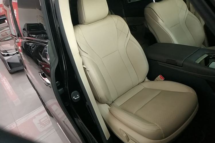 Used Toyota Alphard 2024 Dual-Engine 2.5L Deluxe Edition Right Front Seat