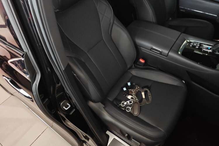 Used Toyota Alphard 2024 Dual-Engine 2.5L Prestige Edition Right Front Seat