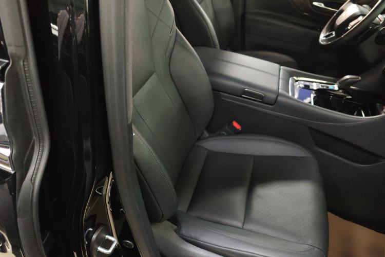 Used Toyota Alphard 2024 Dual-Engine 2.5L Deluxe Edition Right Front Seat