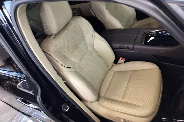 Used Toyota Alphard 2024 Dual-Engine 2.5L Prestige Edition Right Front Seat