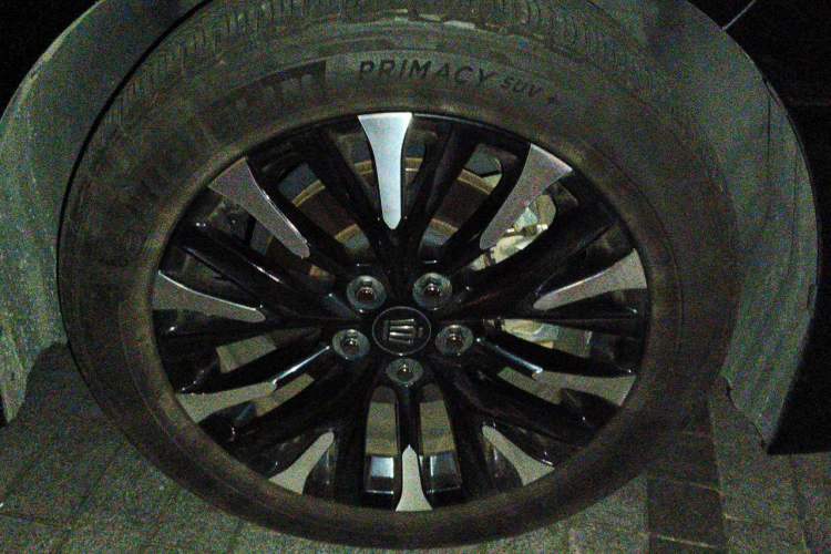 Used Toyota Alphard 2024 Dual-Engine 2.5L Deluxe Edition Right Front Wheel Hub