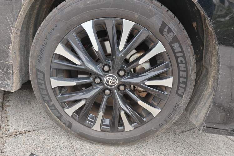 Used Toyota Alphard 2024 Dual-Engine 2.5L Prestige Edition Right Front Wheel Hub