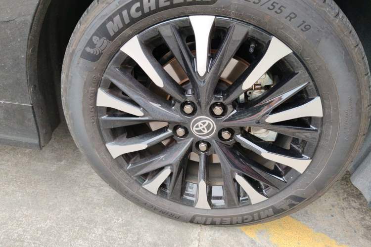 Used Toyota Alphard 2024 Dual-Engine 2.5L Prestige Edition Right Front Wheel Hub